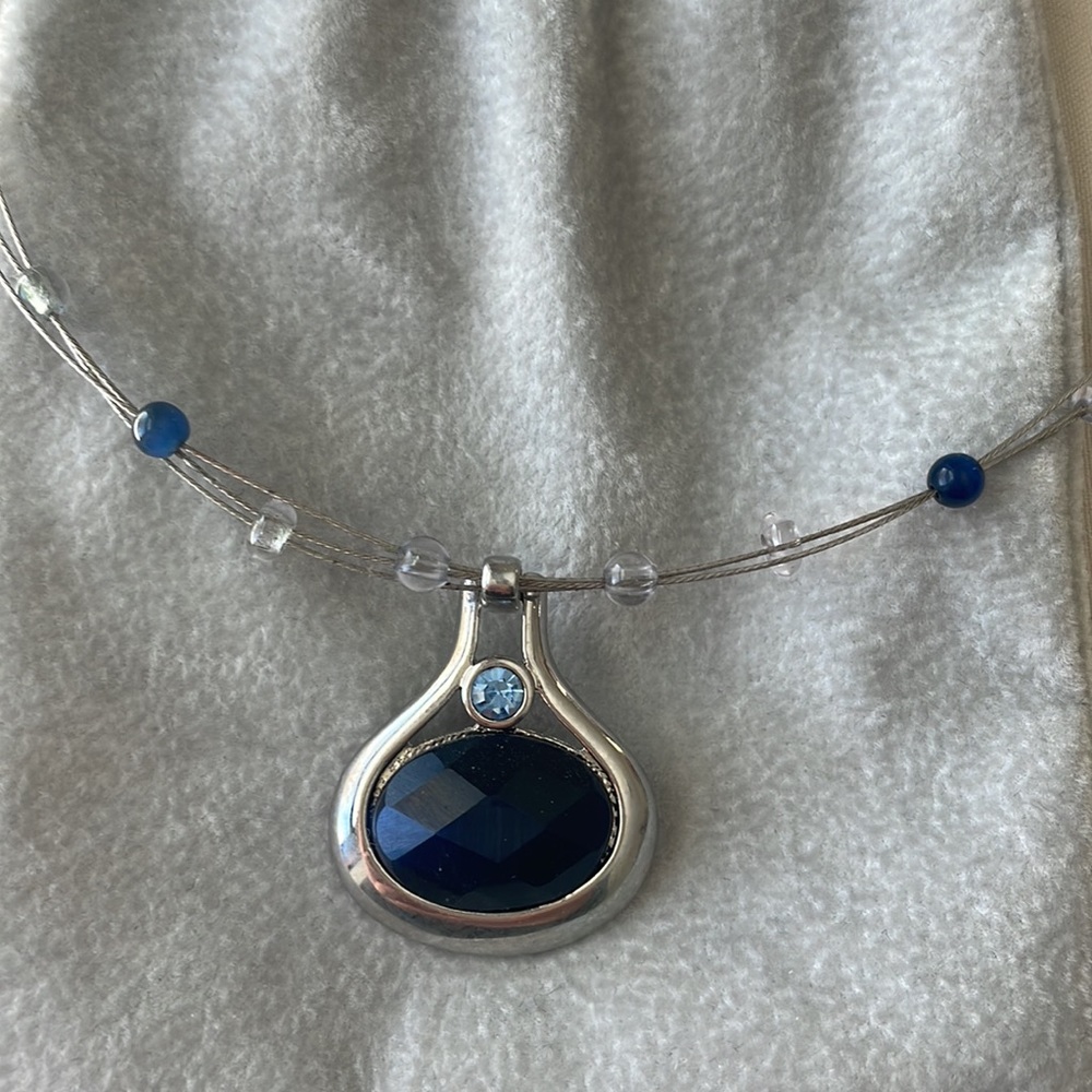 2 Necklaces - Picture 2 of 4